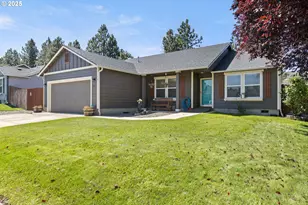 717 Callahan Dr, Roseburg, OR 97471 - Photo 1