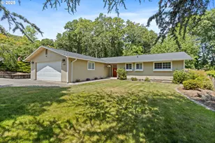 2138 SE Lois Dr, Roseburg, OR 97470 - Photo 1