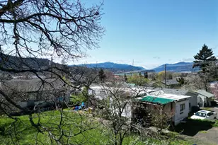 311 W Lincoln St, Bingen, WA 98605 - Photo 1