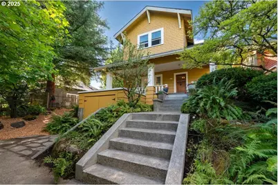 3374 SE Brooklyn St, Portland, OR 97202 - Photo 1