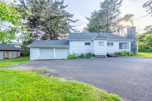 1756 NW 35th Pl, Lincoln City, OR 97367 - Photo 1