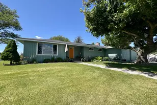 30095 Country Ln, Hermiston, OR 97838 - Photo 1