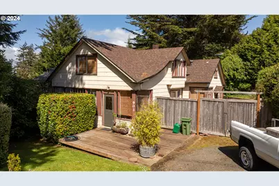 903 N 8th St, Coos Bay, OR 97420 - Photo 1