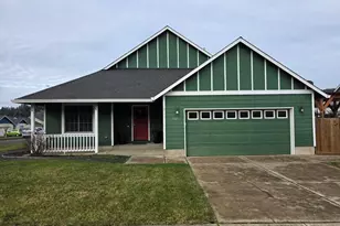 909 Travis Dr, Silverton, OR 97381 - Photo 1