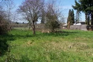 810 S 42nd St, Springfield, OR 97478 - Photo 1