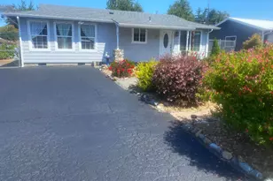 420 Fir St, Brookings, OR 97415 - Photo 1