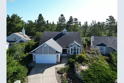 11 Mariners Ln, Florence, OR 97439 - Photo 1