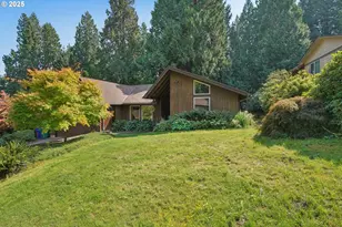 864 SE 25th St, Gresham, OR 97080 - Photo 1