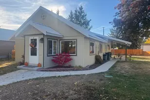 1911 15th St, Baker City, OR 97814 - Photo 1