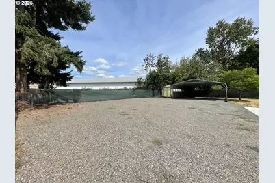 E Dixon, Coburg, OR 97408 - Photo 1