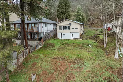 105 Lois Ln, Bingen, WA 98605 - Photo 1