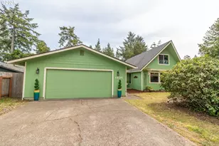 1896 W Park Dr, Florence, OR 97439 - Photo 1