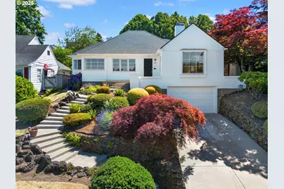 828 SW Moss St, Portland, OR 97219 - Photo 1