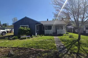 231 Harbor Dr, Riddle, OR 97469 - Photo 1