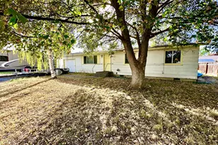 3055 Grove St, Baker City, OR 97814 - Photo 1