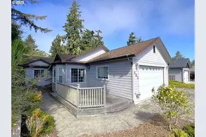 932 Seagate Ave, Coos Bay, OR 97420 - Photo 1