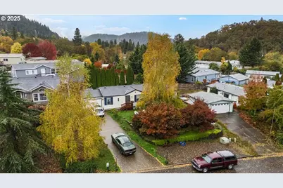 187 October Dr, Myrtle Creek, OR 97457 - Photo 1