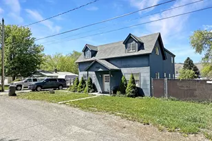 2205 15th St, Baker City, OR 97814 - Photo 1