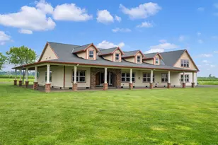 19601 Boones Ferry Rd NE, Hubbard, OR 97032 - Photo 1