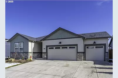 1928 Hannah Ln, Medford, OR 97504 - Photo 1