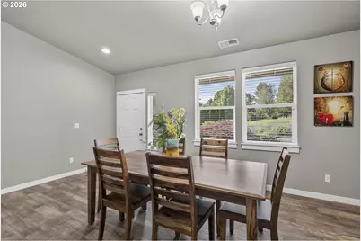 8625 SW Sagert St, Tualatin, OR 97062 - Photo 9