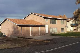 704 SW Wilson Ln, Boardman, OR 97818 - Photo 1