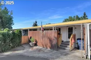 157 N 12th St, Springfield, OR 97477 - Photo 1