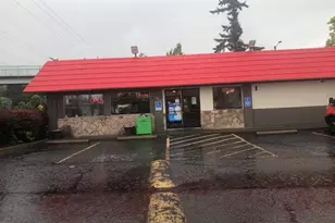 13608 SE Division St, Portland, OR 97236 - Photo 1