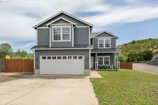 107 Alyssa Ct, Roseburg, OR 97471 - Photo 1
