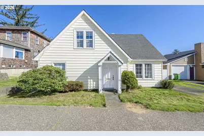 296 S 10th St, Coos Bay, OR 97420 - Photo 1