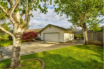 142 Quincetree Ct, Roseburg, OR 97471 - Photo 1