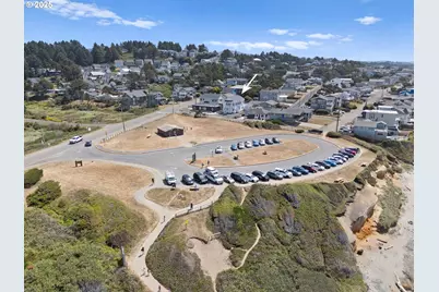 1726 NW 59th St, Lincoln City, OR 97367 - Photo 1