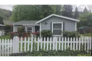 1431 W Brown Ave, Roseburg, OR 97471 - Photo 1
