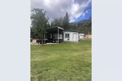 567 Bluebird Ln, Myrtle Creek, OR 97457 - Photo 1