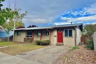 2203 Walnut St, La Grande, OR 97850 - Photo 1