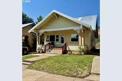 2106 Cedar St, La Grande, OR 97850 - Photo 1