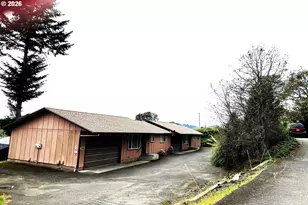1804 NE Todd St, Roseburg, OR 97470 - Photo 1