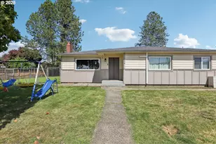 324 N 18th St, Saint Helens, OR 97051 - Photo 1