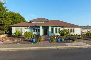 557 Shearwater Cir, Bandon, OR 97411 - Photo 1