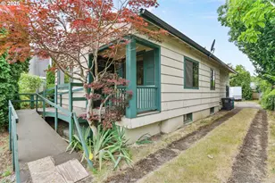 6027 N Greeley Ave, Portland, OR 97217 - Photo 1