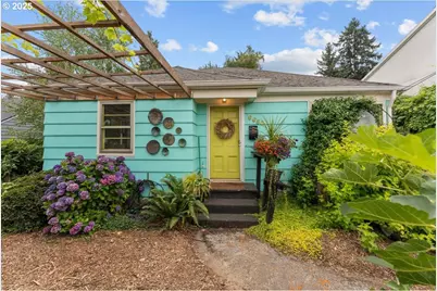6652 NE Sumner St, Portland, OR 97218 - Photo 1