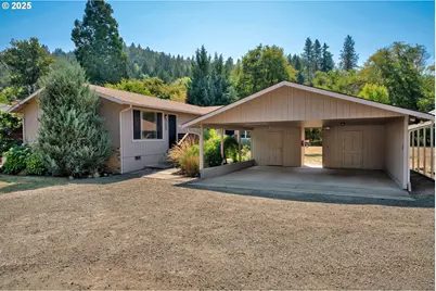 3153 NE Douglas Ave, Roseburg, OR 97470 - Photo 1