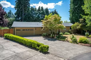 124 NE Lincoln Ct, Hillsboro, OR 97124 - Photo 1