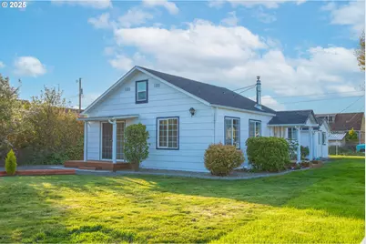 276 S 21st St, Reedsport, OR 97467 - Photo 1