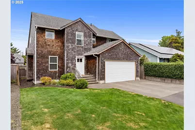 1374 9th Ave, Seaside, OR 97138 - Photo 1