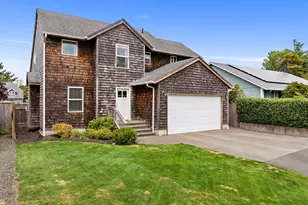 1374 9th Ave, Seaside, OR 97138 - Photo 1