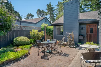 1250 9th St, Florence, OR 97439 - Photo 1
