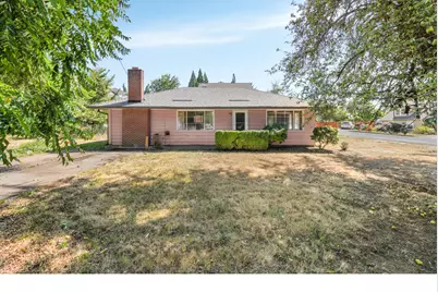 9404 SE 42nd Ave, Milwaukie, OR 97222 - Photo 1