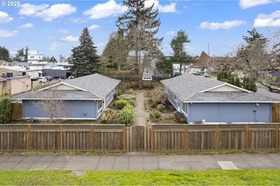 7450 N Portsmouth Ave, Portland, OR 97203 - Photo 1