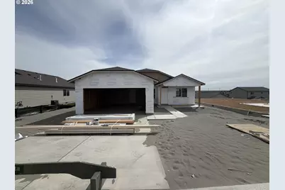 872 E Kinsley Ave, Hermiston, OR 97838 - Photo 1